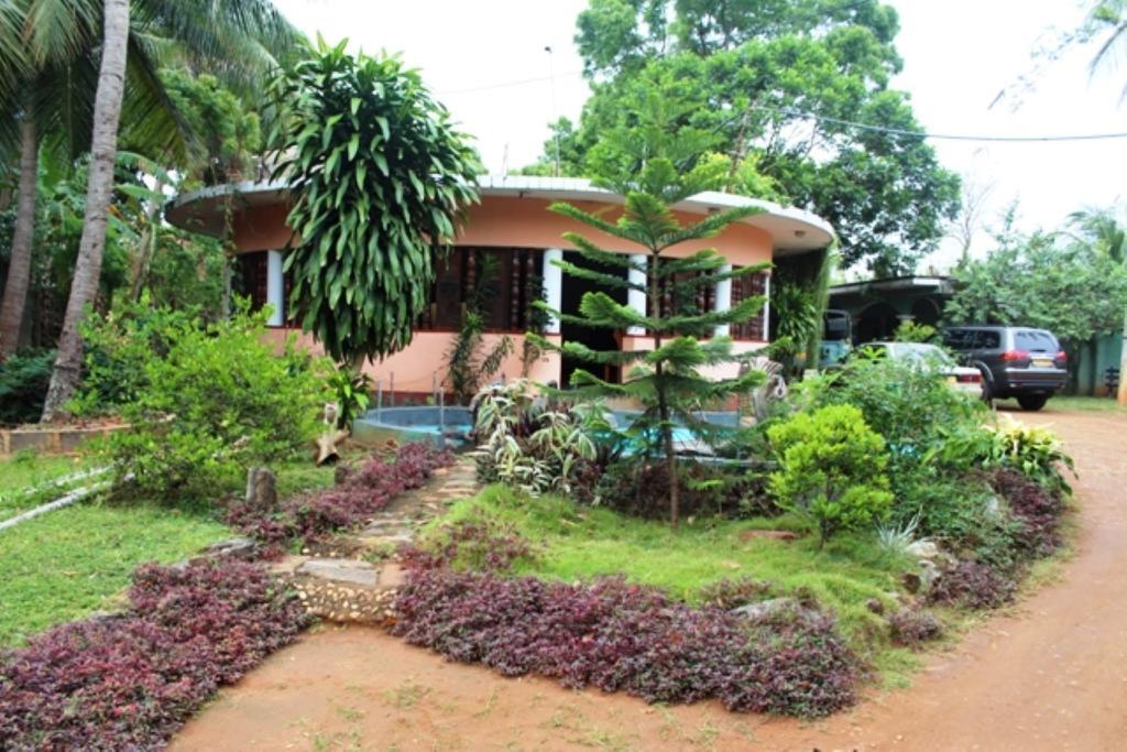 Walawe Park View Hotel Удавалаве Экстерьер фото